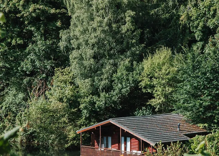 Herons Lake Retreat Hot Tub Lodges