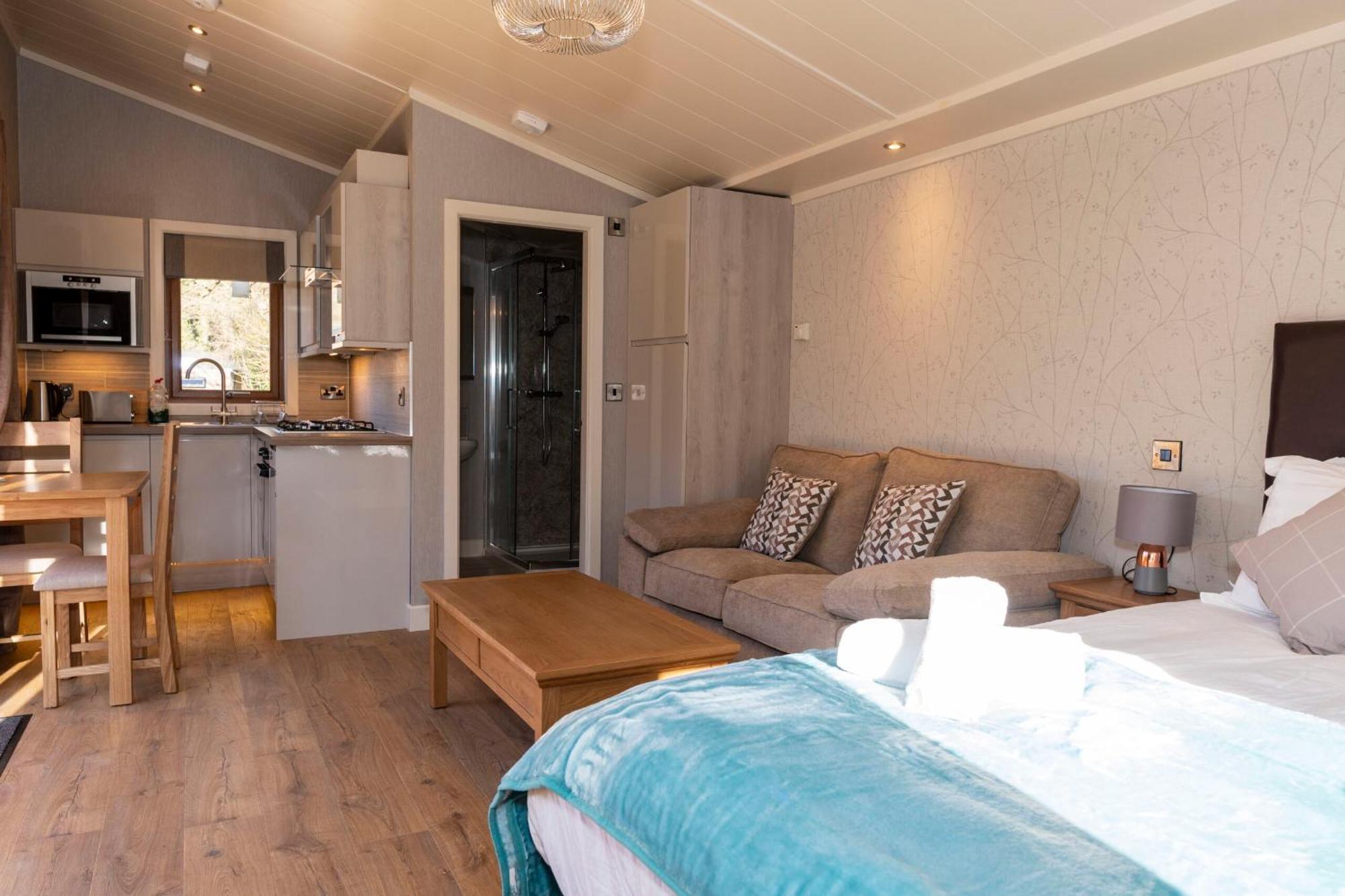 Herons Retreat Hot Tub 4* Caerwys