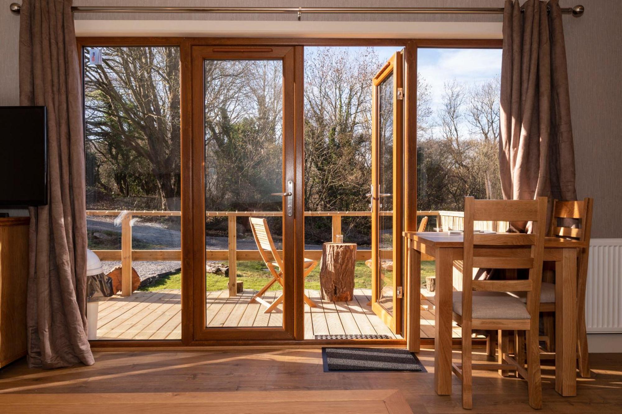 Herons Retreat Hot Tub 4* Caerwys