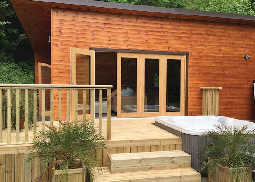 Herons Retreat Hot Tub